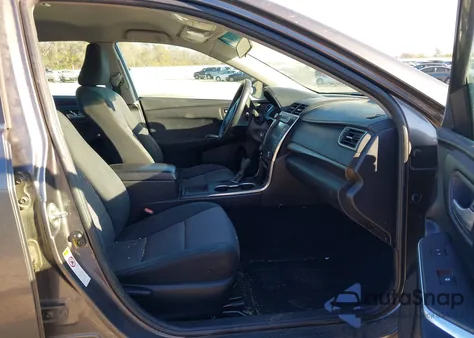 2016 Toyota Camry Le z USA, uszkodzony, nr VIN 4T4BF1FK7GR575786